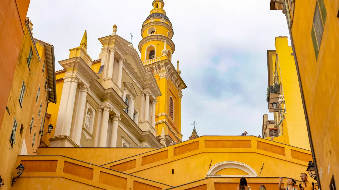 Трансфер до Старого міста Ментона та базиліки Saint-Michel